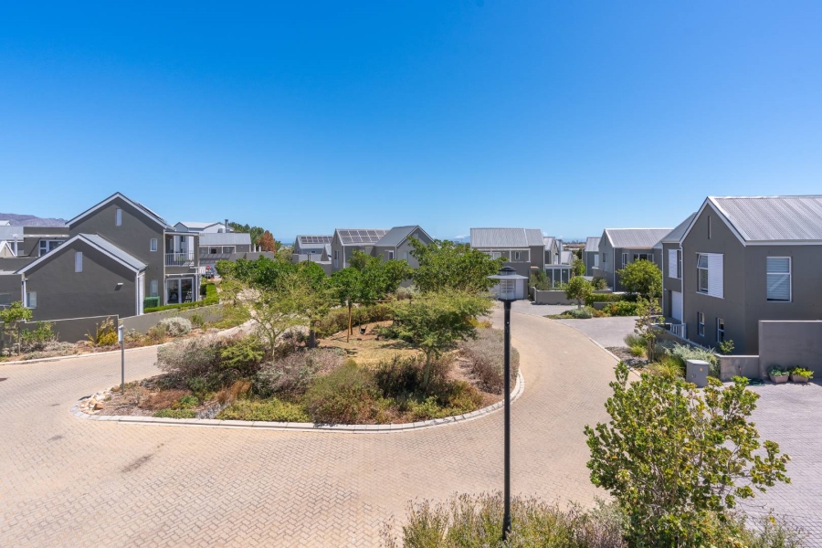 3 Bedroom Property for Sale in Somerset Lakes Western Cape